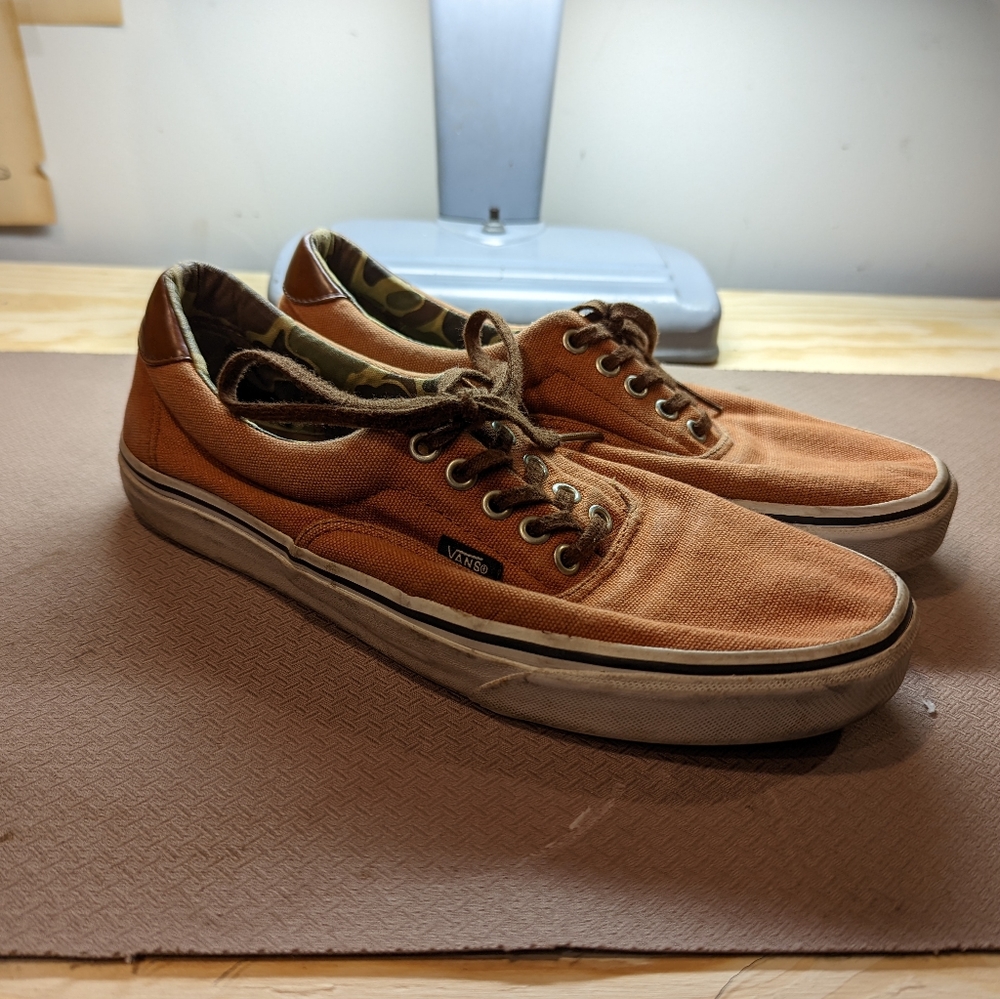 VANS 9.5 Burnt Orange w/ Camo Liner